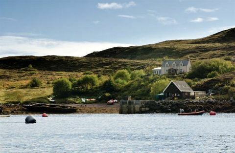 Skotlannin ylängöllä on myytävänä koko saari ja se on viehättävä