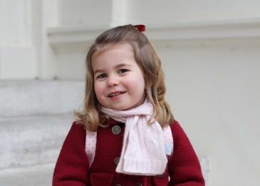 Prinsessa Charlotten päiväkoti kuvat - valokuvat julkaistiin Charlotten ensimmäisenä päivänä Willcocksin lastentarhassa